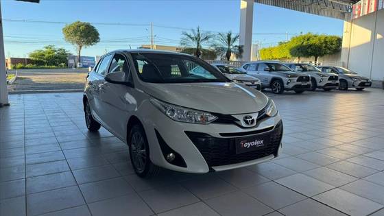 TOYOTA YARIS 1.5 16V FLEX XL PLUS CONNECT MULTIDRIVE TOYOTA YARIS 1.5 16V FLEX XL PLUS CONNECT MULTIDRIVE